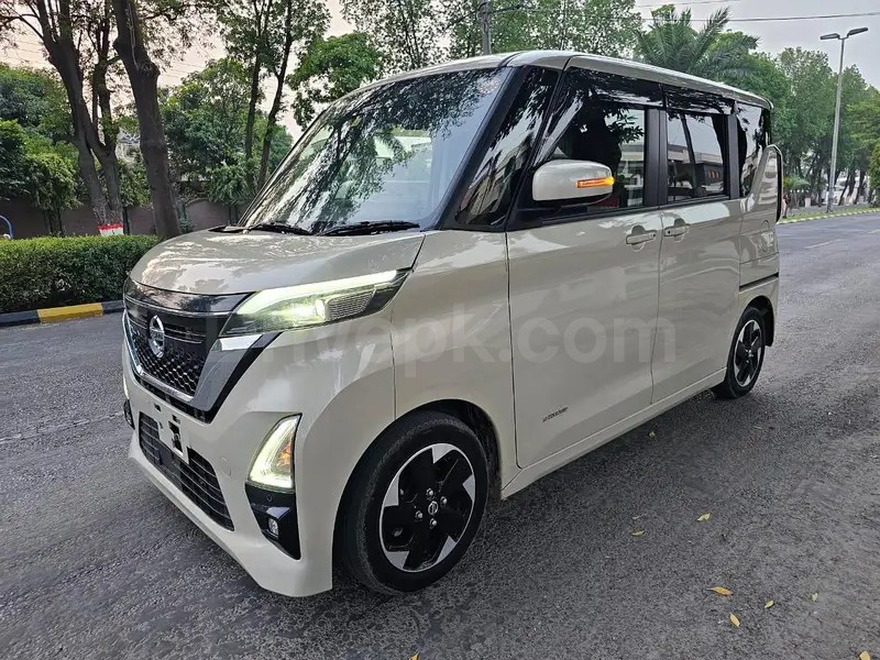 Nissan Roox 2022