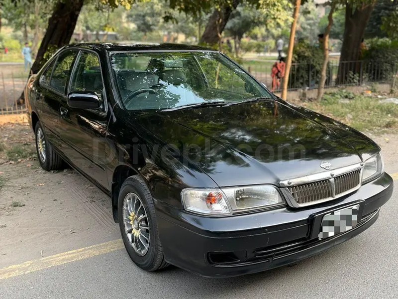 Nissan Sunny 2004