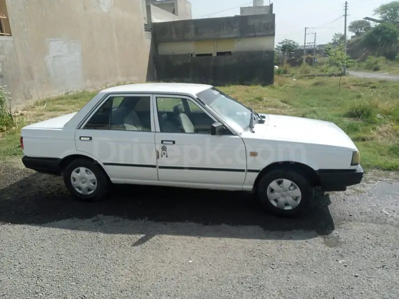 Nissan Sunny 1987