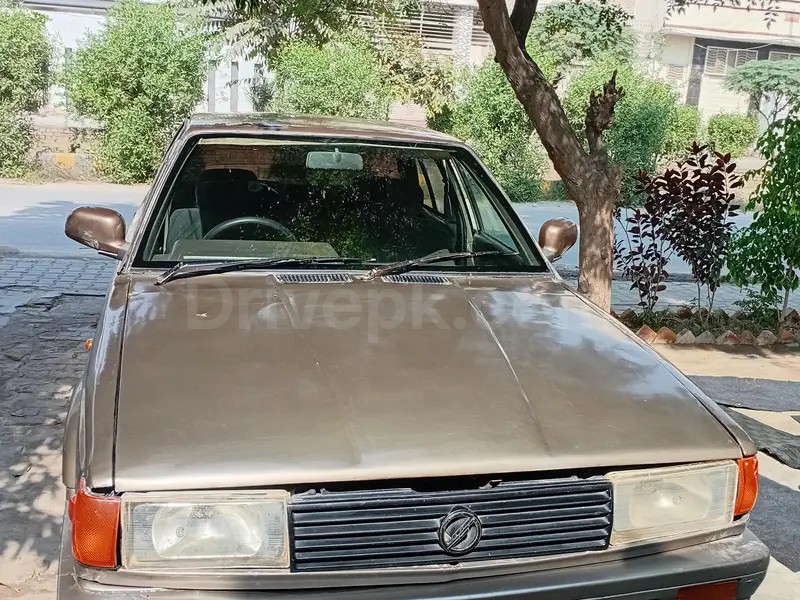 Nissan Sunny 1988