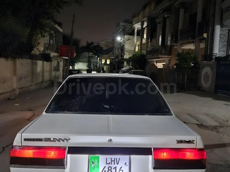 Nissan Sunny 1987