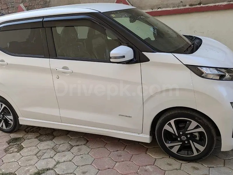 Nissan Dayz Highway Star 2023