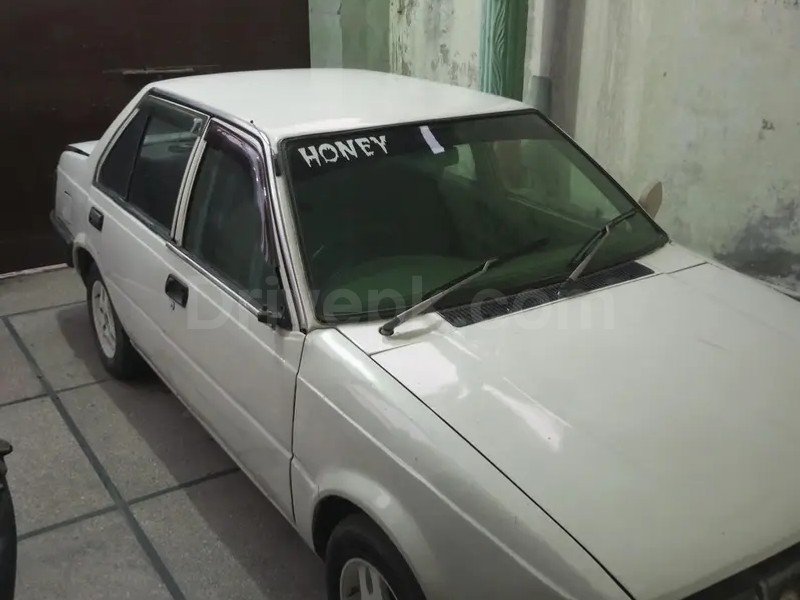 Nissan Sunny 1986