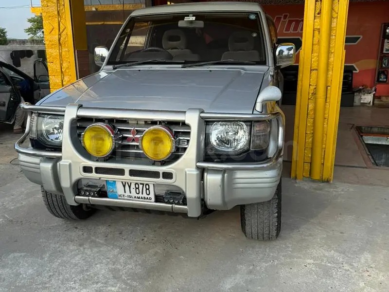 Mitsubishi Pajero 1995
