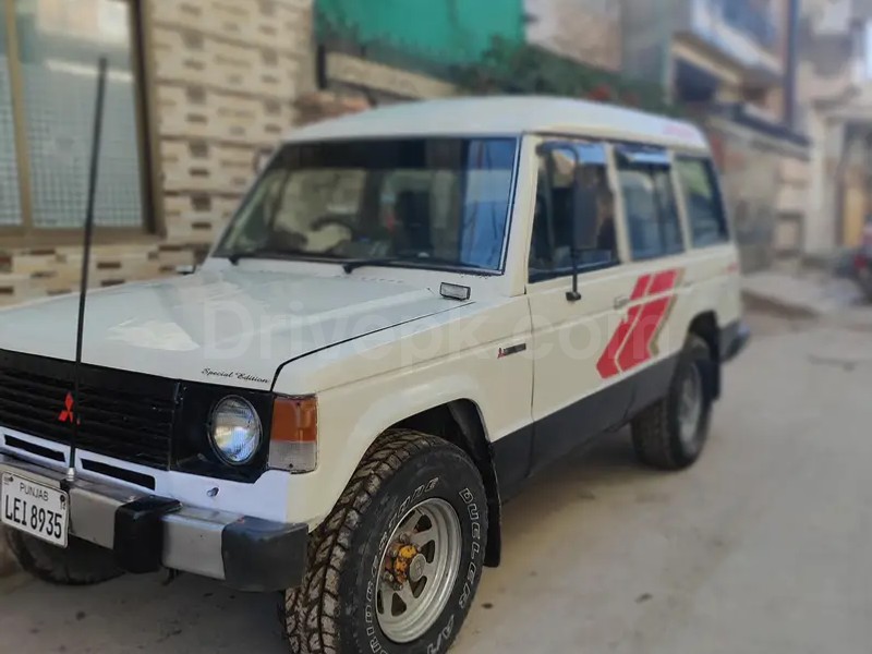 Mitsubishi Pajero 1989