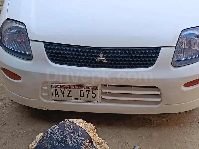 Mitsubishi Minica 2007