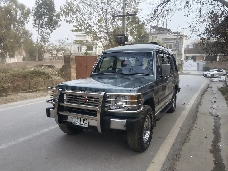 Mitsubishi Pajero 1989