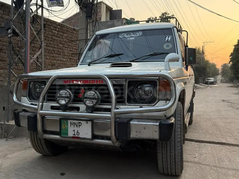 Mitsubishi Pajero 1986