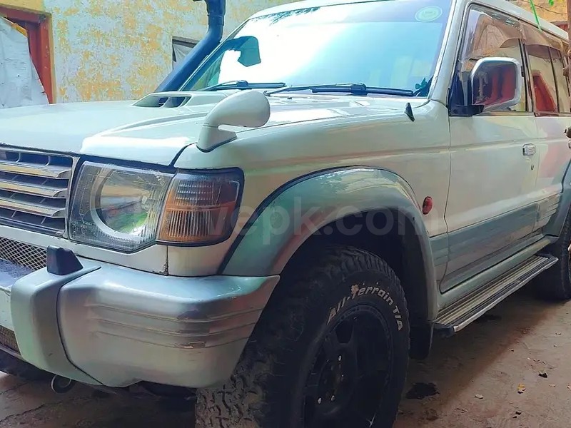 Mitsubishi Pajero 1995