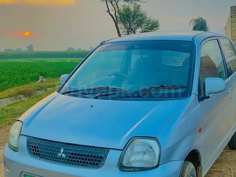 Mitsubishi Minica 2013