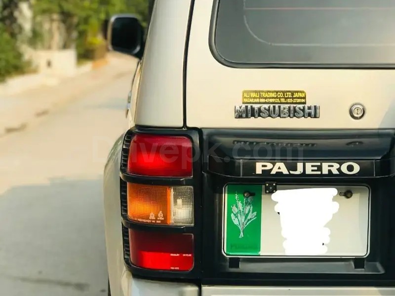 Mitsubishi Pajero 1992