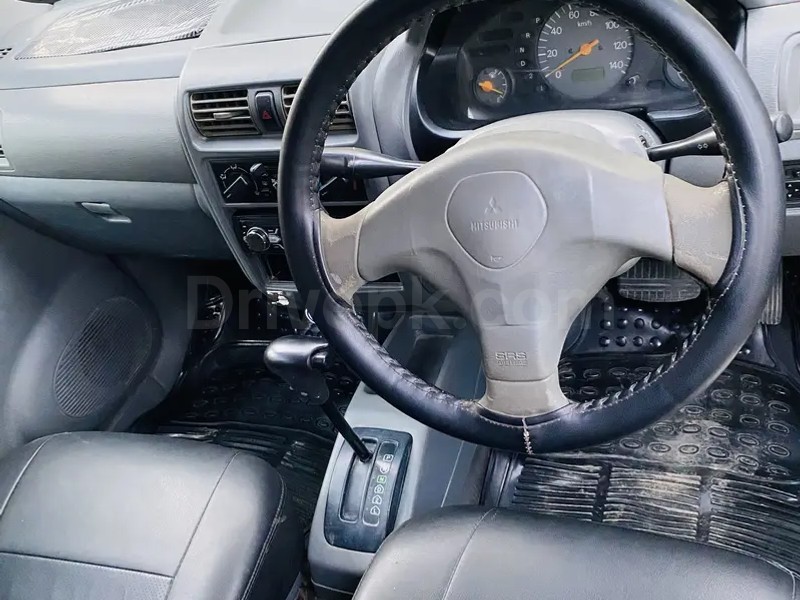 Mitsubishi Minica 2013