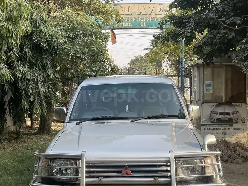 Mitsubishi Pajero 1992