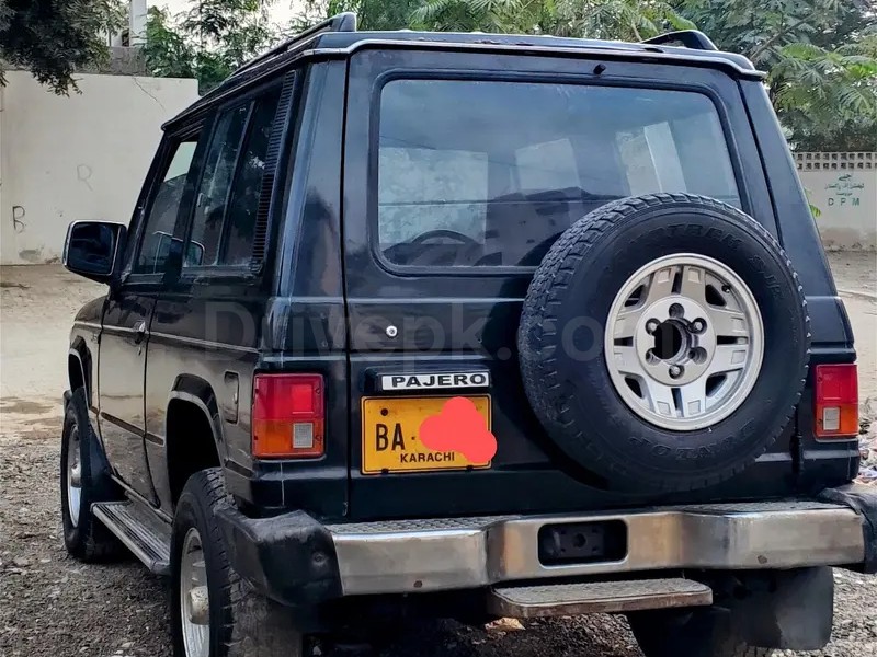 Mitsubishi Pajero 1986