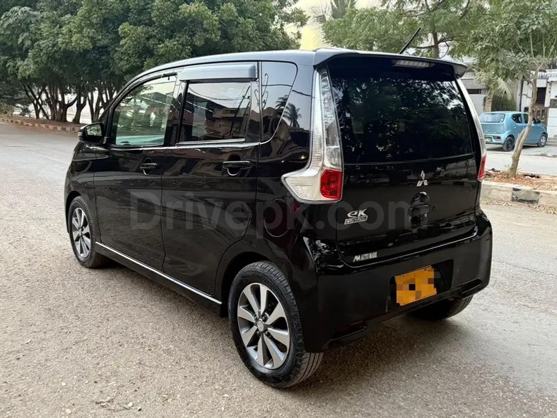 Mitsubishi EK Custom 2013