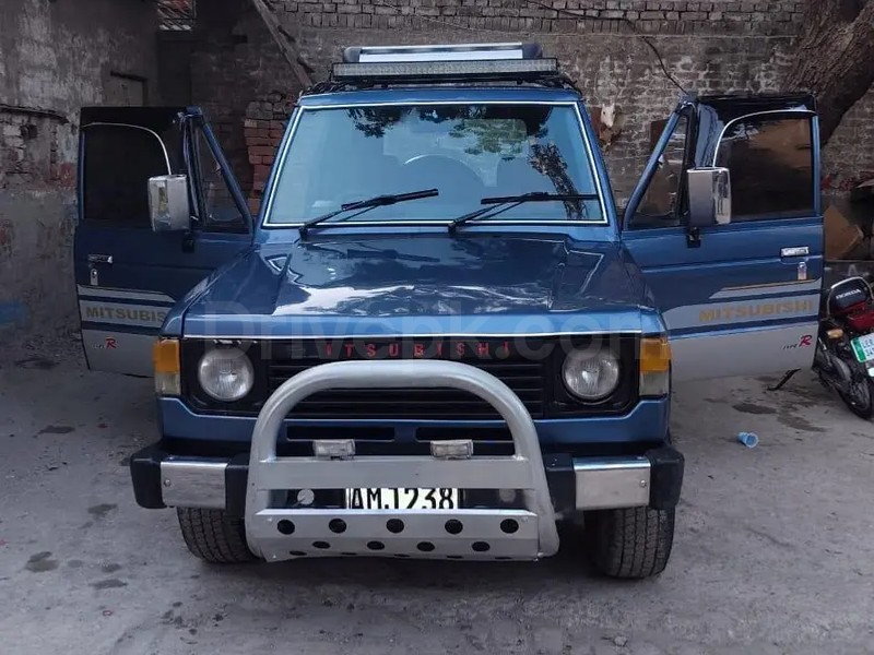 Mitsubishi Pajero 1986