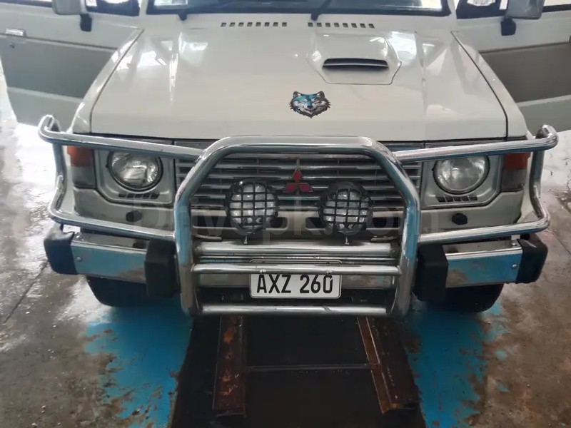 Mitsubishi Pajero 1988