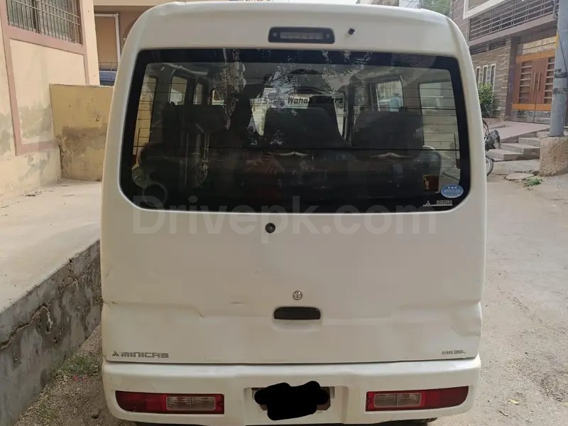 Mitsubishi Minica 2013