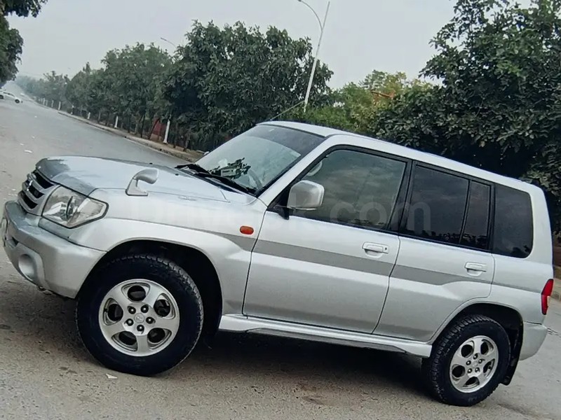 Mitsubishi Pajero 2002