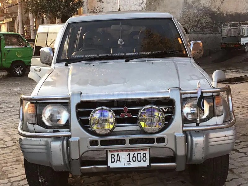 Mitsubishi Pajero 1992