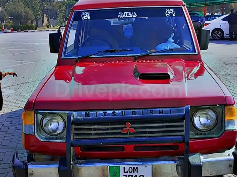 Mitsubishi Pajero 1990