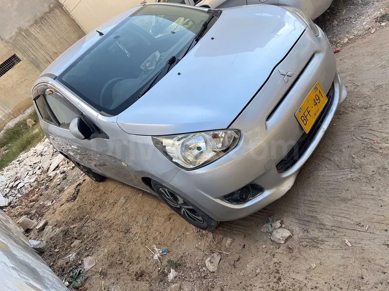 Mitsubishi Mirage 2012