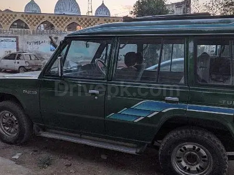 Mitsubishi Pajero 1988