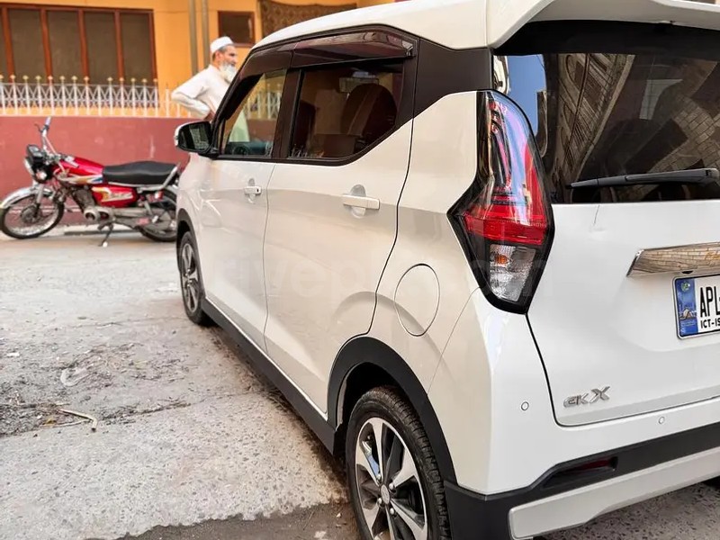 Mitsubishi Ek X 2021