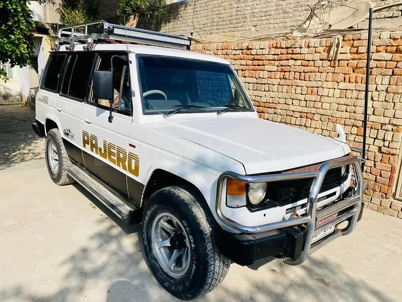 Mitsubishi Pajero 1987