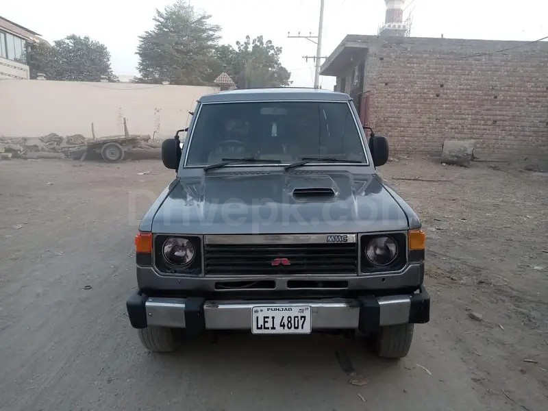Mitsubishi Pajero 1989