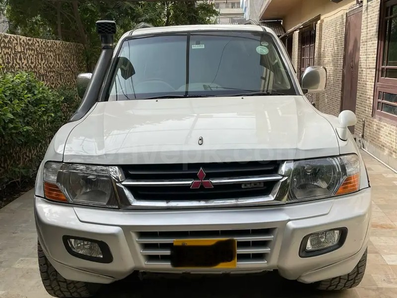 Mitsubishi Pajero 2004