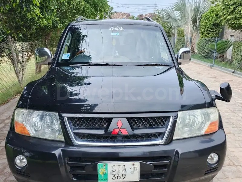 Mitsubishi Pajero 2004
