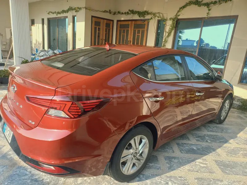 Hyundai Elantra 2021