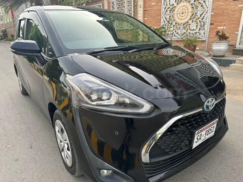 Toyota Sienta 2019