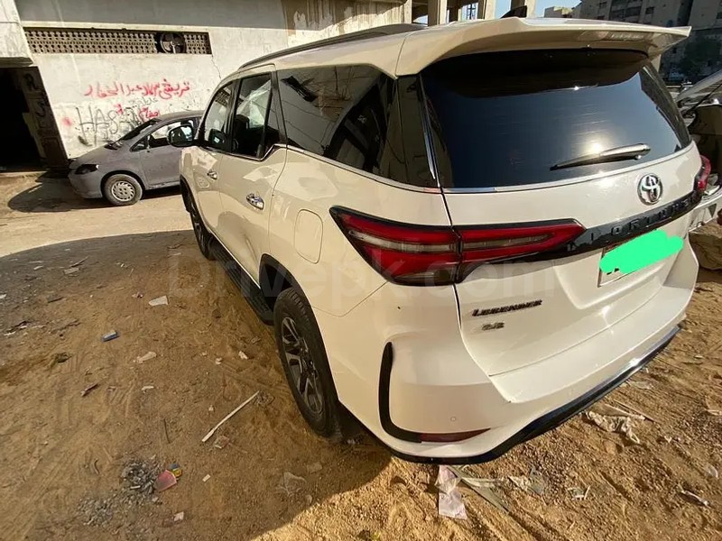 Toyota Fortuner Legender 2023