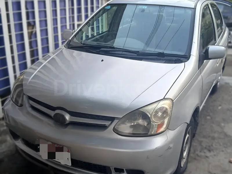 Toyota Platz 2003
