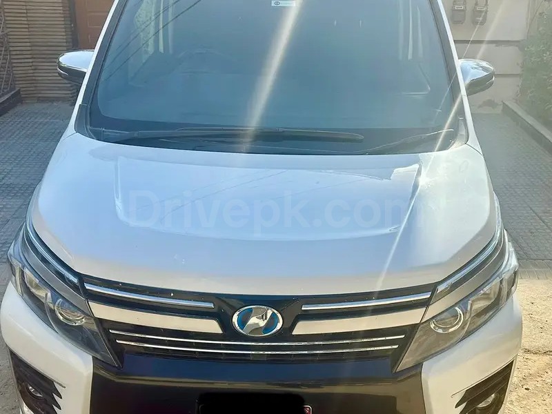 Toyota Voxy 2016