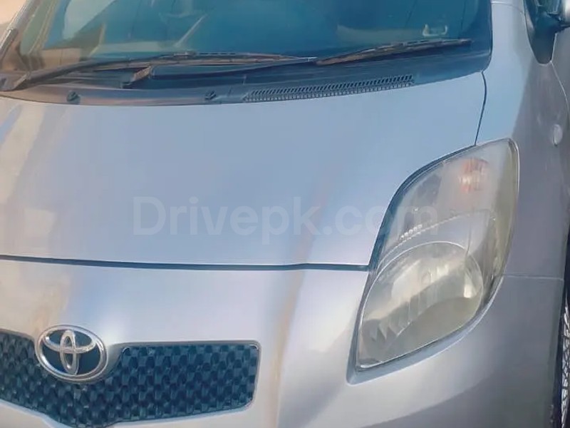 Toyota Vitz 2011