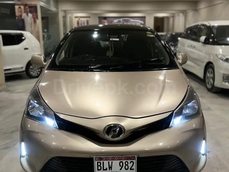 Toyota Vitz 2015