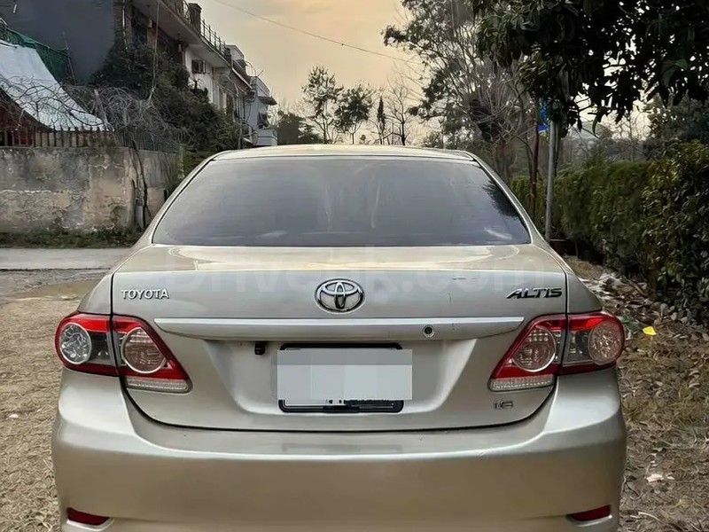 Toyota Corolla Altis 2012