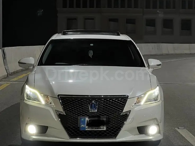 Toyota Crown 2013