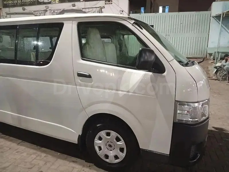 Toyota Hiace 2008