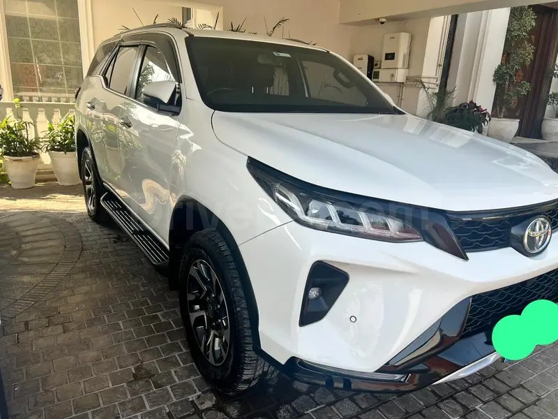 Toyota Fortuner Legender 2022