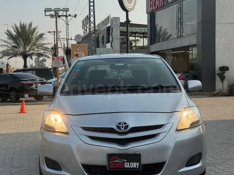 Toyota Belta 2006