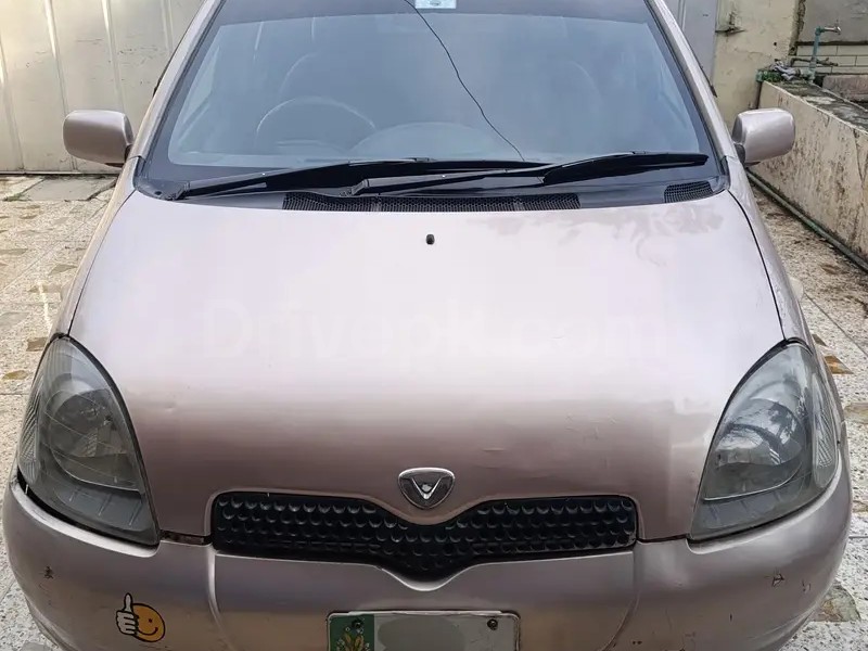 Toyota Vitz 2001