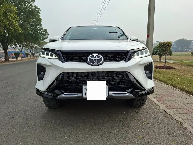 Toyota Fortuner Legender 2022