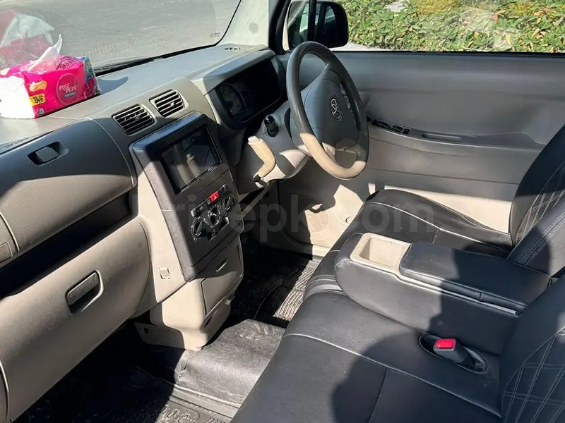 Toyota Pixis Epoch 2013