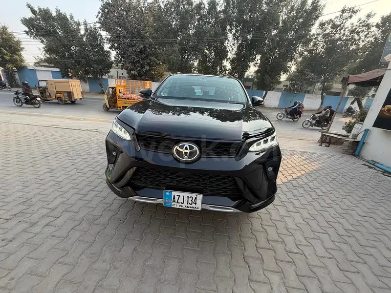 Toyota Fortuner Legender 2022