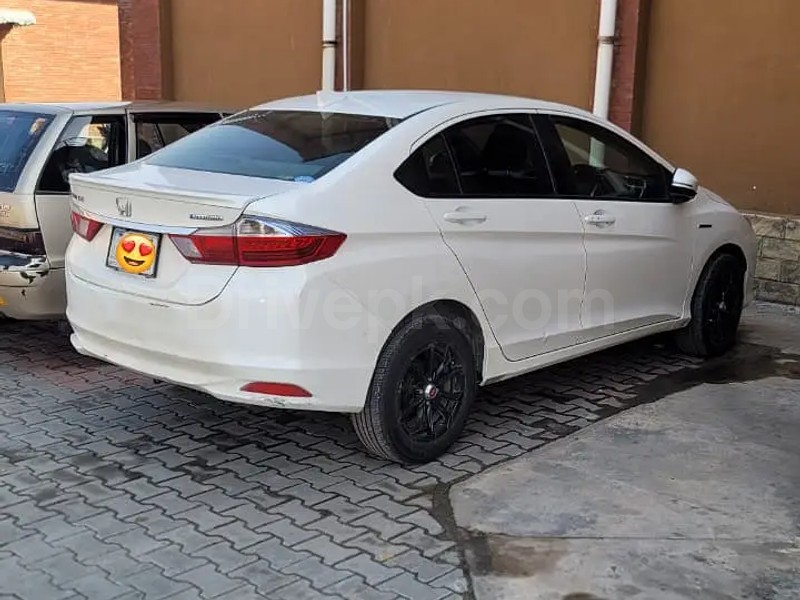 Honda Grace Hybrid 2017