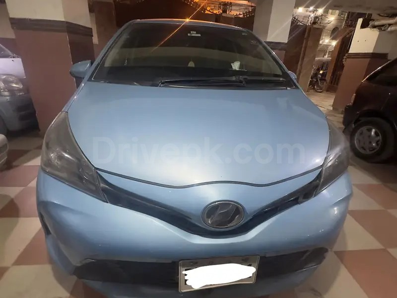 Toyota Vitz 2015